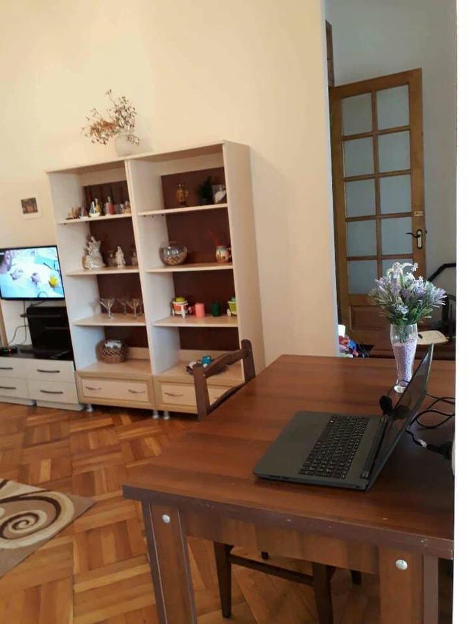 Centr Apartment Kutaisi Bagian luar foto