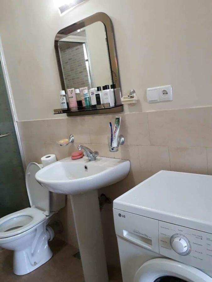 Centr Apartment Kutaisi Bagian luar foto